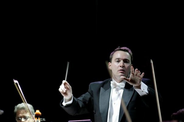 Erik Ochsner conducts the SONOS Chamber Orchestra