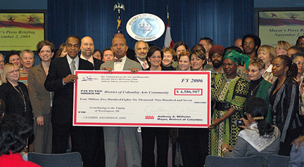 BWG with Mayor Williams in recognition of artist fellowship from the DC Commission on the Arts and Humanities
