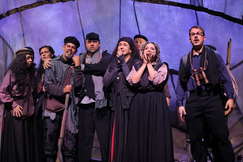 From left, Ana Luisa Santos de Melo, Brésia Soares,  Hugo de Sá do Monte Lima, Jeàn Nardotto, Caroline Araujo, Paulo Santos, Bárbara Augusta Brasil Nicolau, Rafael Luiz da Silveira Ribeiro.  Photo by Robson Cesco.