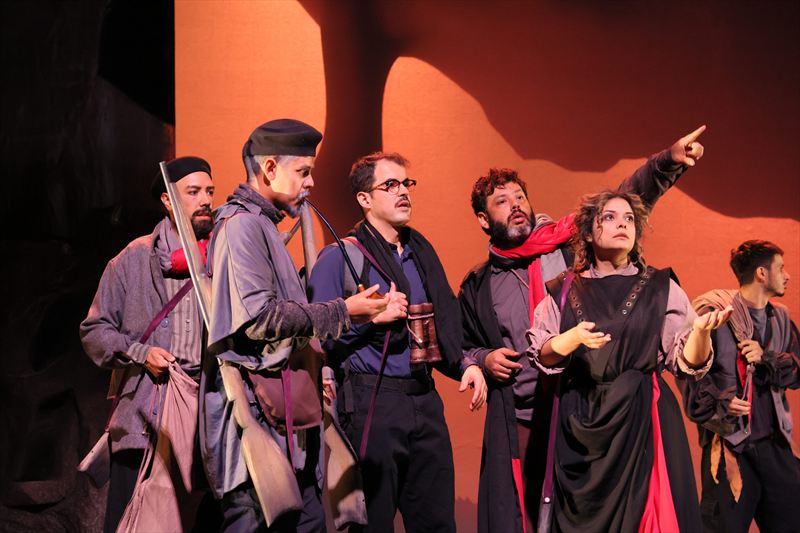 From left: Marcus Danielo dos Ouros, Vitor Hugo de Sá do Monte Lima, Rafael Luiz da Silveira Ribeiro, Gustavo Rocha Ribeiro, Bárbara Augusta Brasil Nicolau, Gabriel Mendes Mesquit. Photo by Robson Cesco.