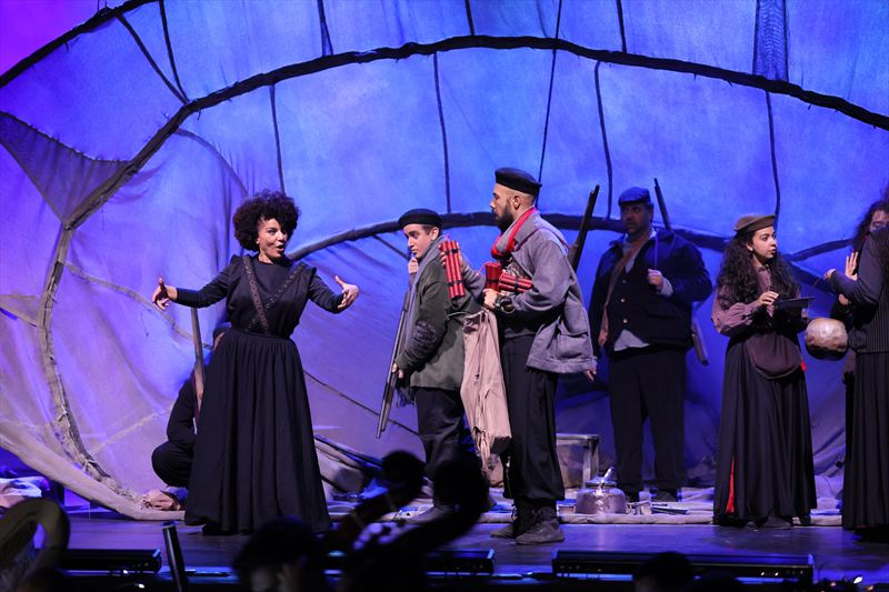 From left: Mere Oliveira as Pilar, Daniel Menezes Feitos, Marcus Danielo dos Ouros, Jeàn Bogaroch Nardoto, Ana Luisa Santos de Melo. Photo by Robson Cesco.