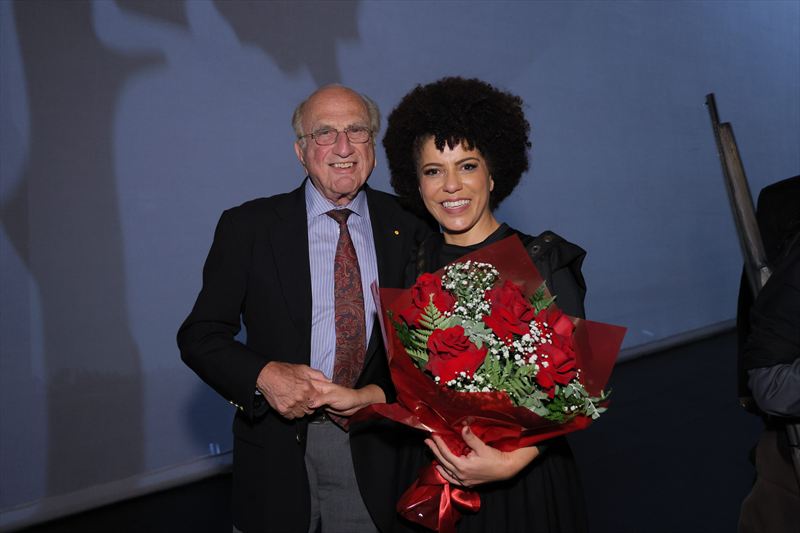 From left: Librettist David M. Dorsen, Mere Oliveira as Pilar. Photo by Robson Cesco.