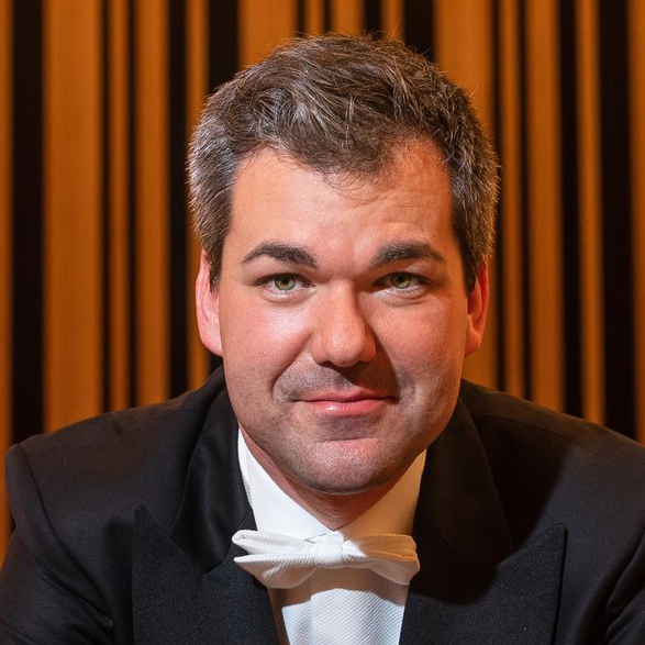 Maestro Miran Vaupotic headshot